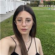 Sono Giulia ed offro ripetizioni a bambini delle scuole elementari e ragazzi delle scuole medie